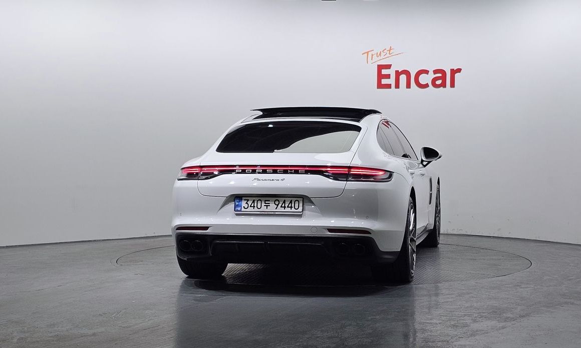 Porsche Panamera 2023