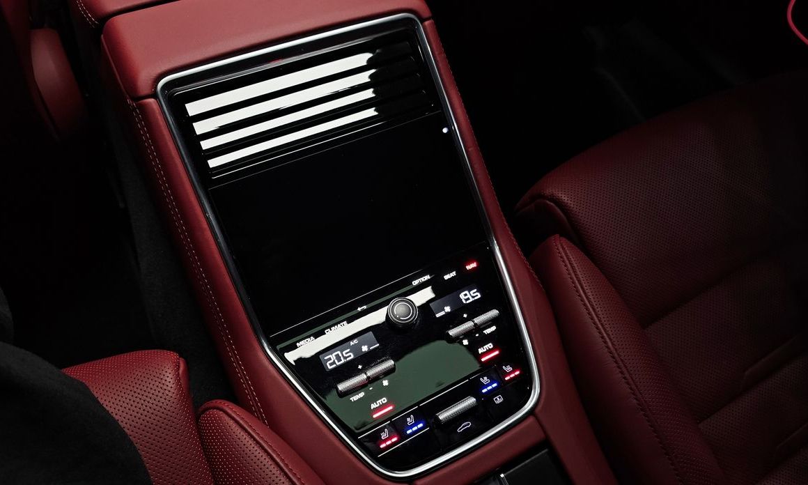 Porsche Panamera 2023