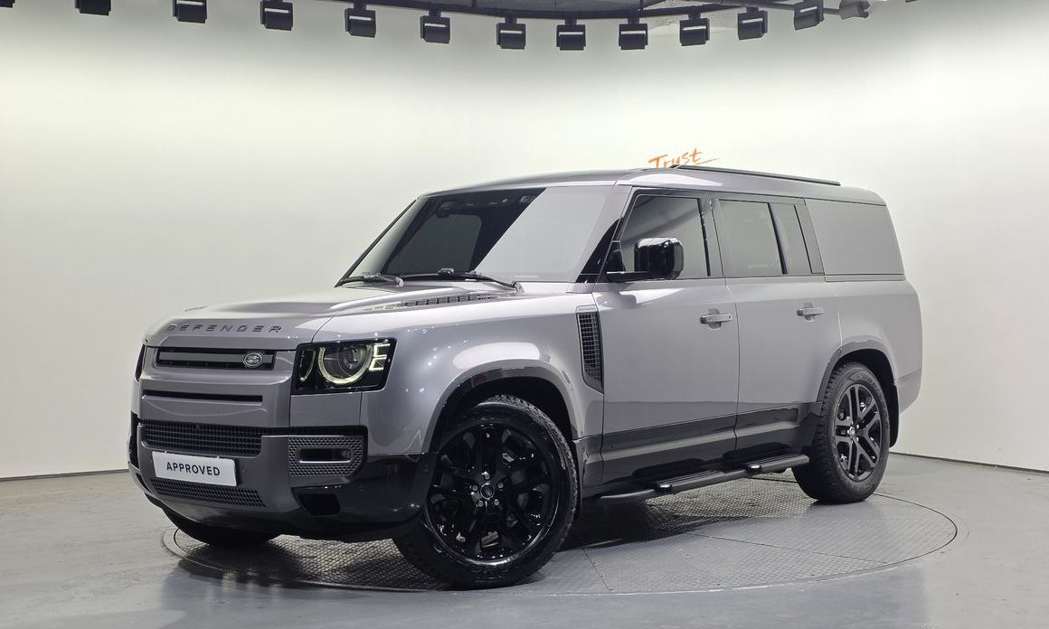 Land Rover Defender 2024