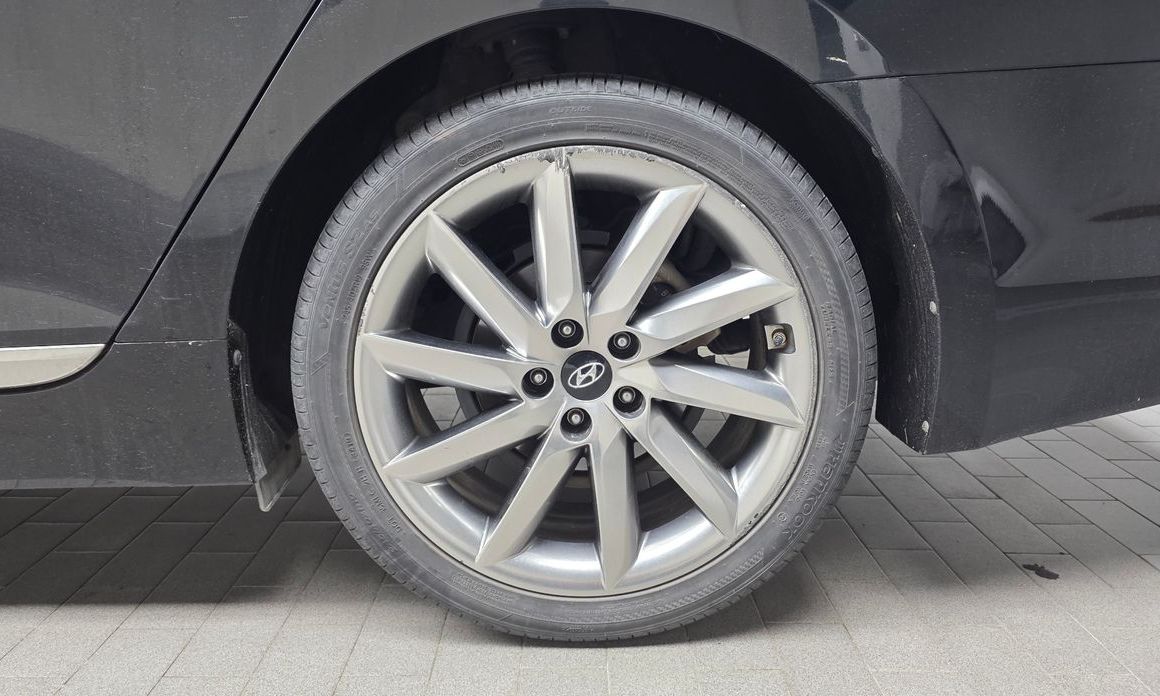 Hyundai Aslan 2015