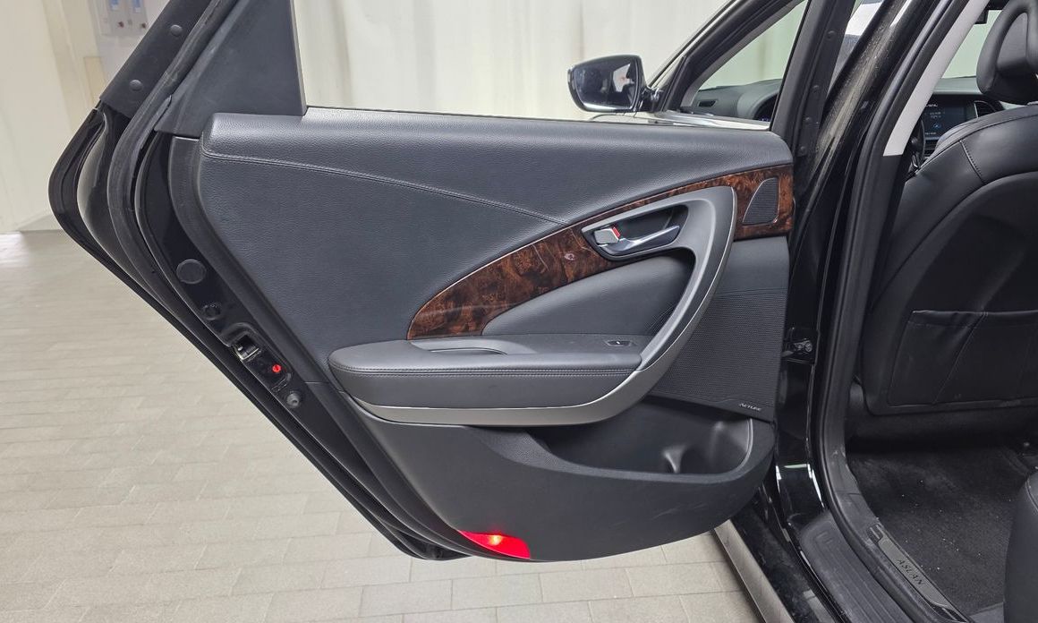 Hyundai Aslan 2015