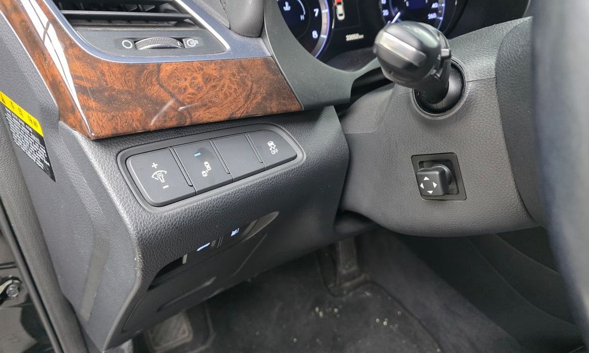Hyundai Aslan 2015