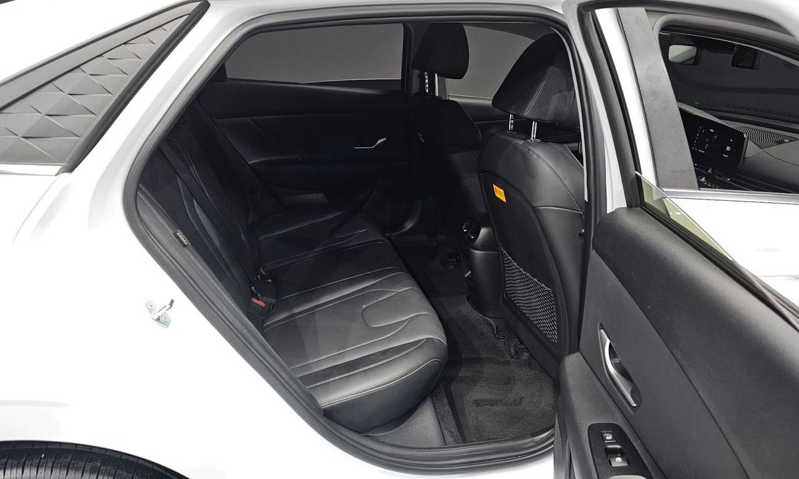 Hyundai AVANTE 2025