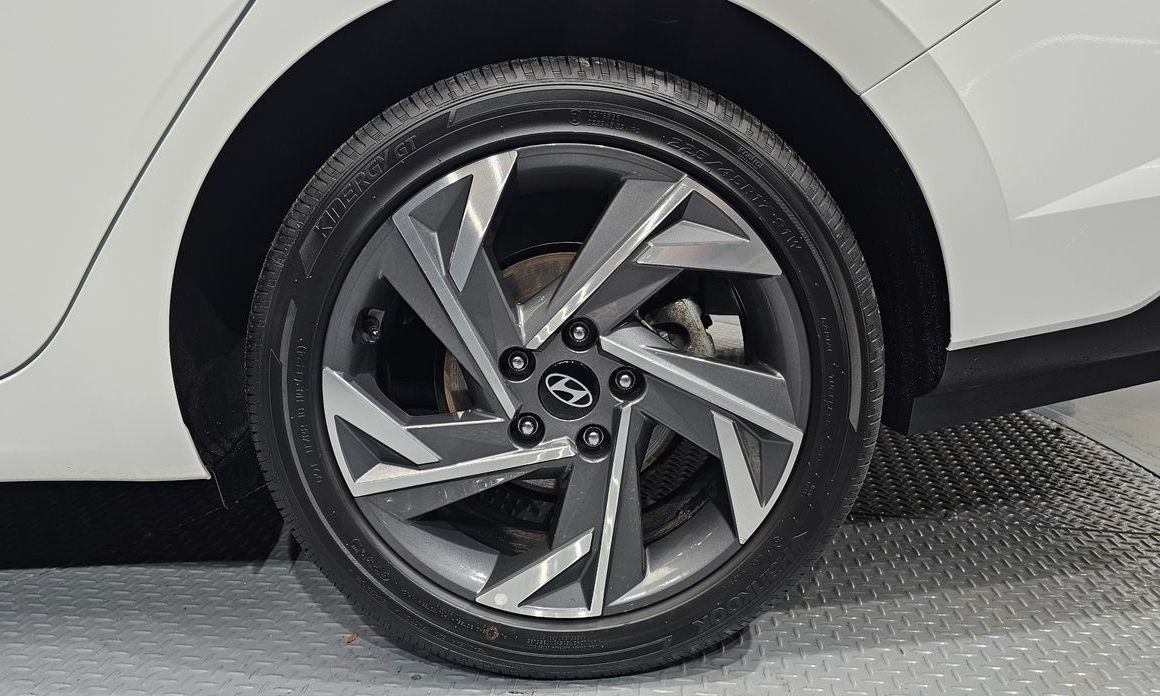 Hyundai AVANTE 2025