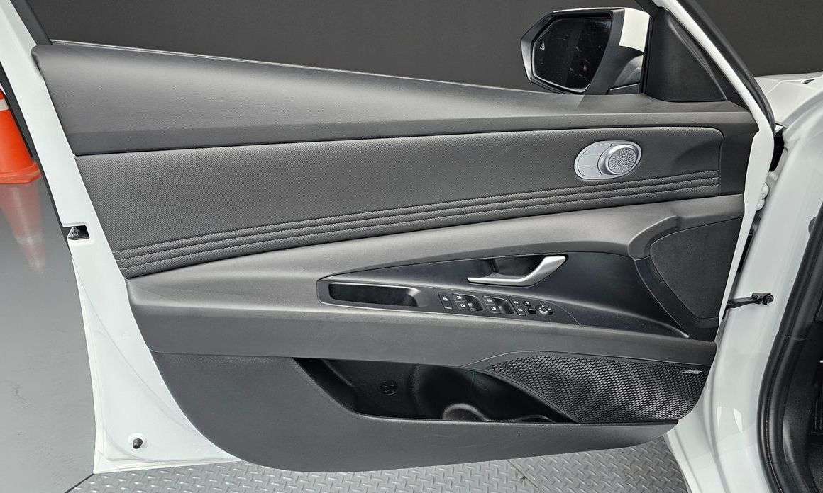 Hyundai AVANTE 2025