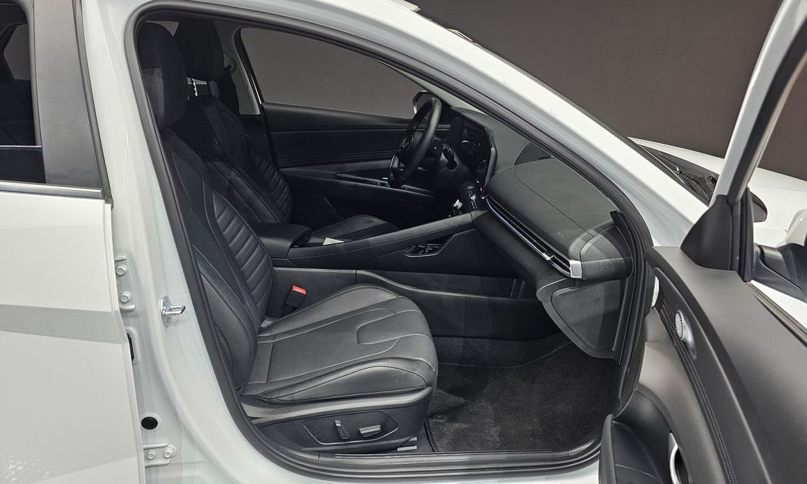 Hyundai AVANTE 2025