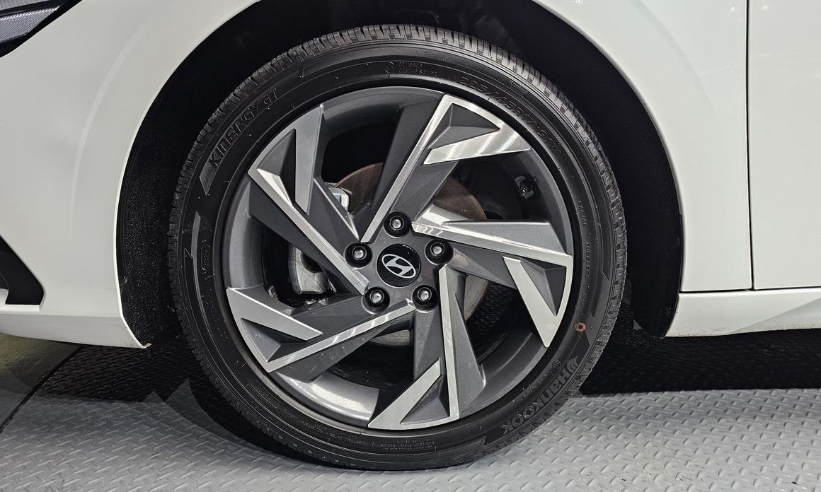 Hyundai AVANTE 2025