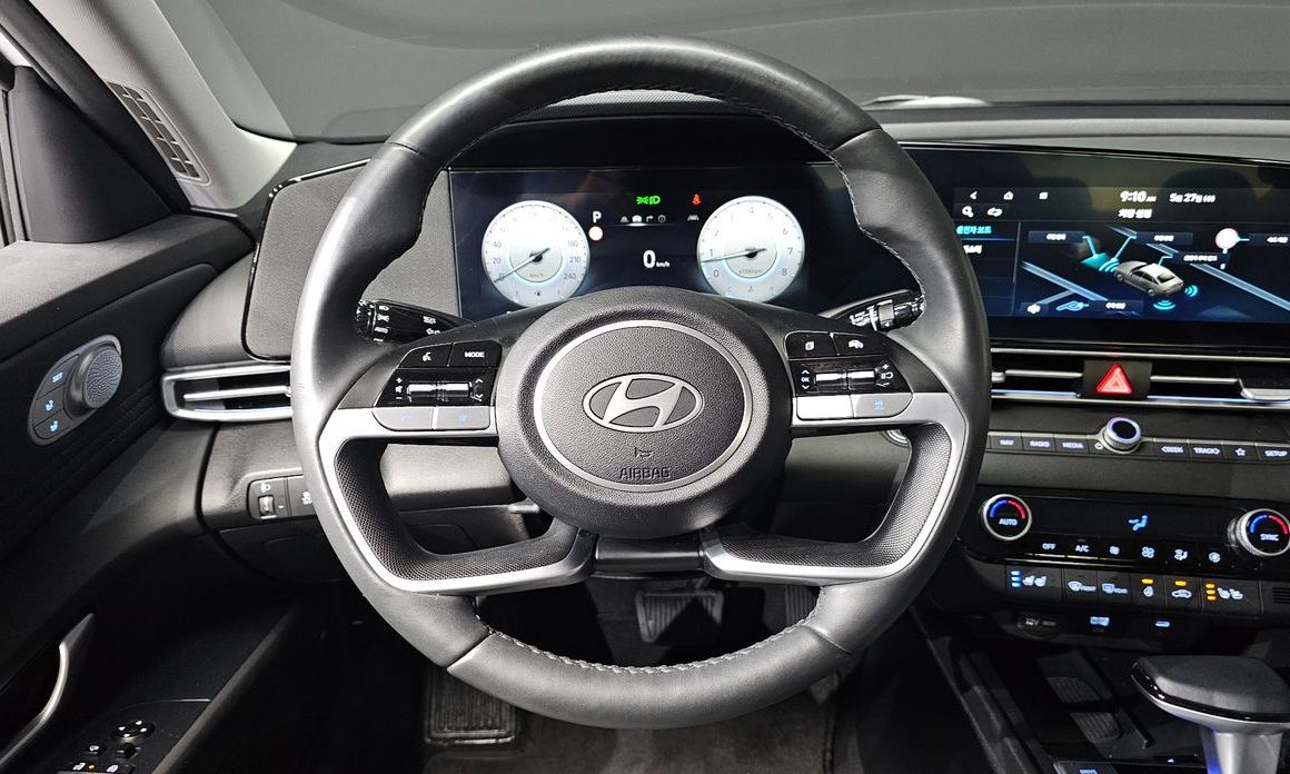Hyundai AVANTE 2025