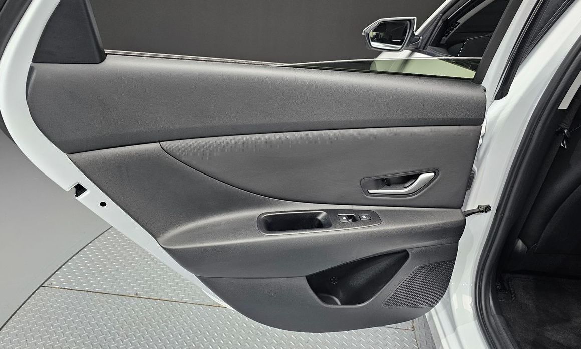 Hyundai AVANTE 2025