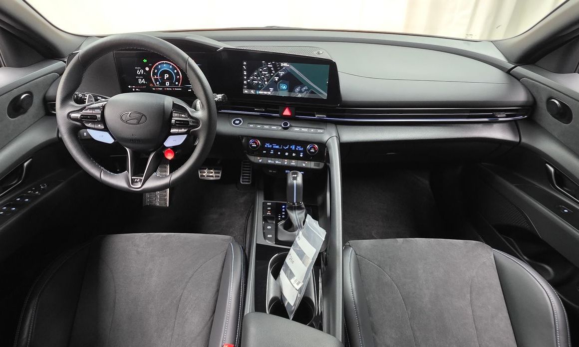 Hyundai AVANTE 2025