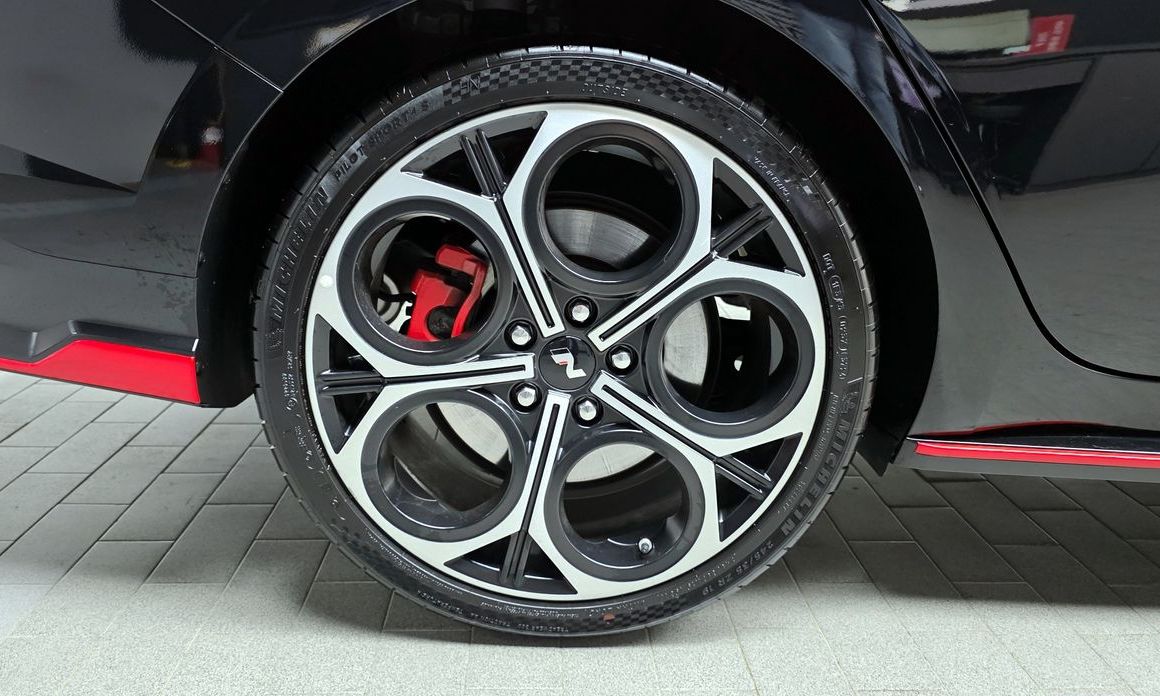 Hyundai AVANTE 2025