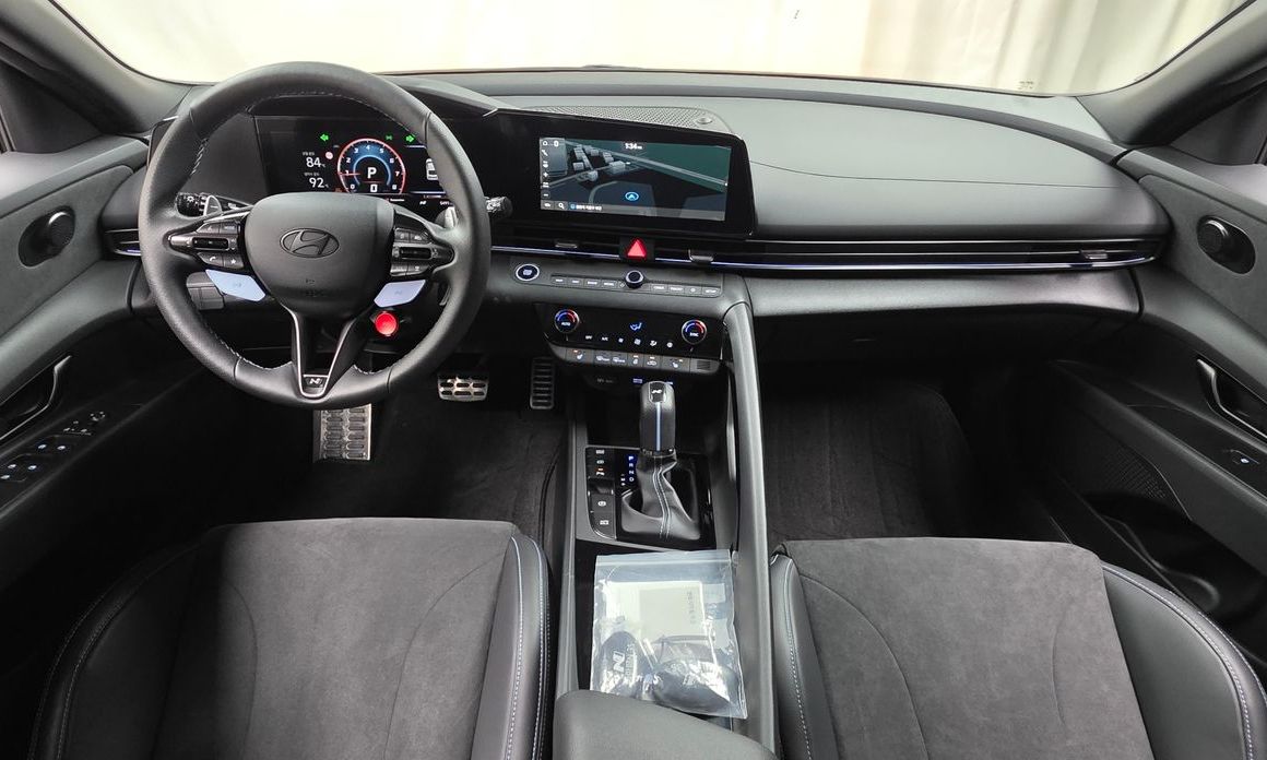 Hyundai AVANTE 2025