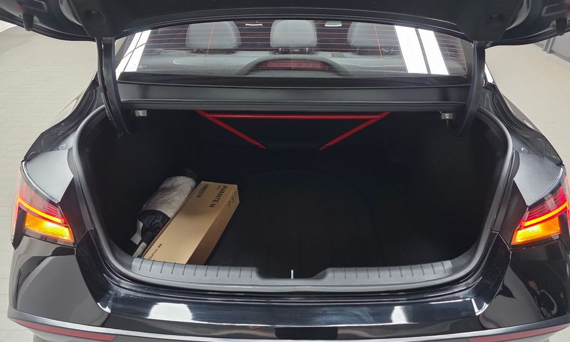 Hyundai AVANTE 2025
