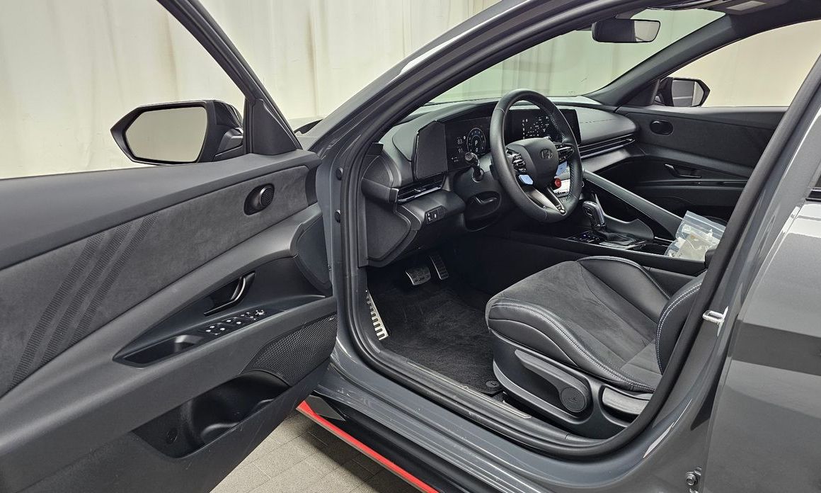Hyundai AVANTE 2025