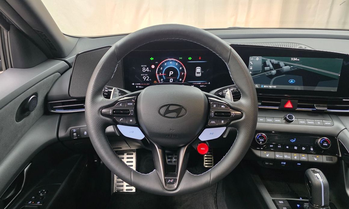 Hyundai AVANTE 2025