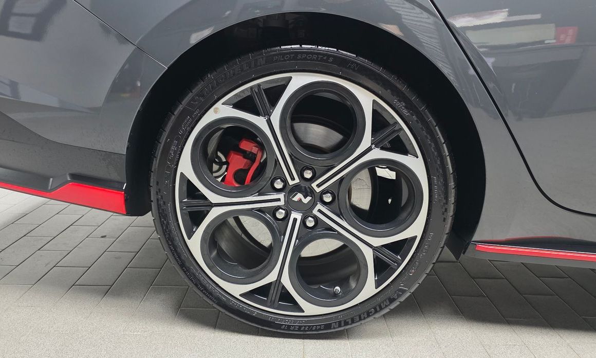Hyundai AVANTE 2025