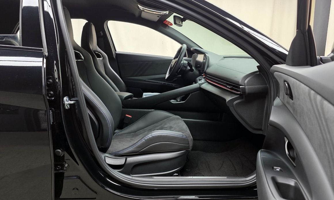 Hyundai AVANTE 2025