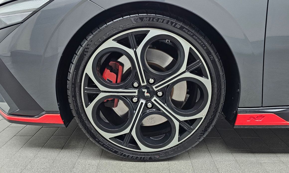Hyundai AVANTE 2025