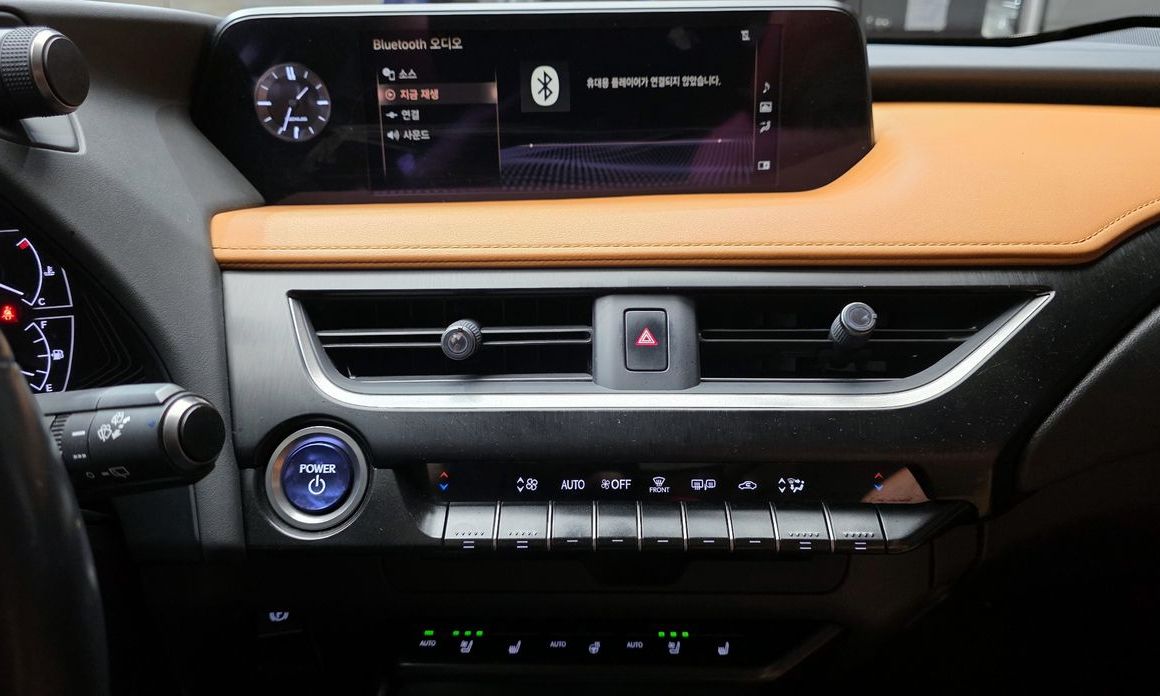 Lexus UX 2019