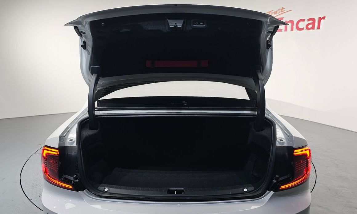 Volvo S90 2023