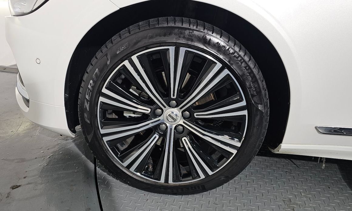 Volvo S90 2023