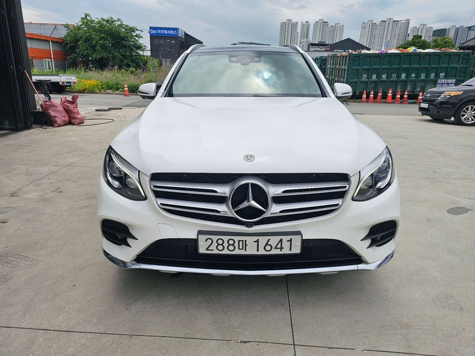 Mercedes-Benz GLC-Class 2019