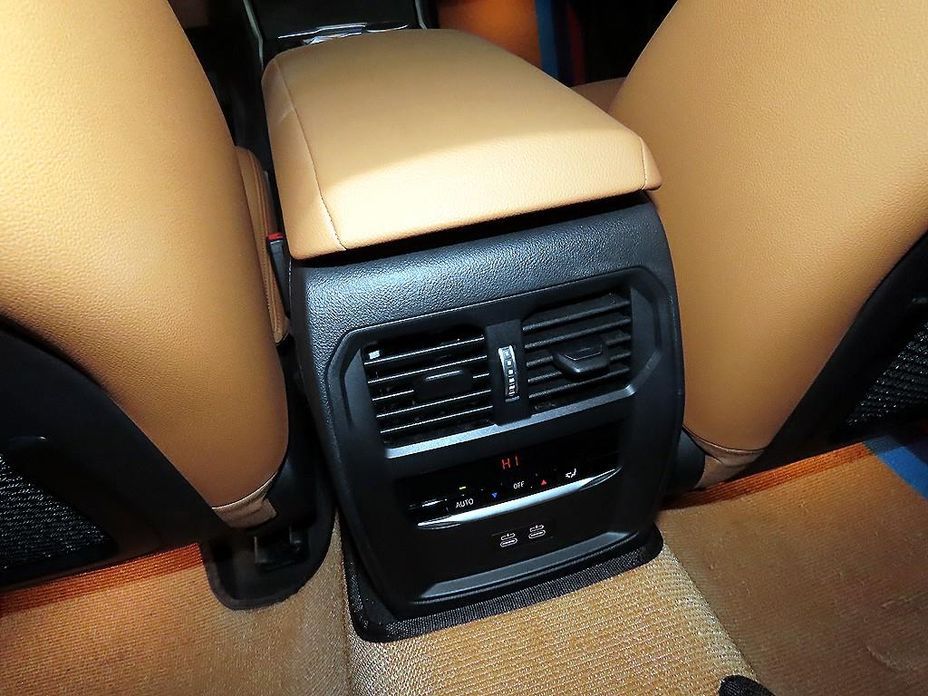 BMW 3-Series 2023