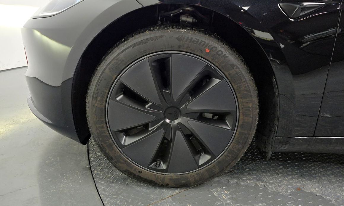 Tesla Model 3 2025