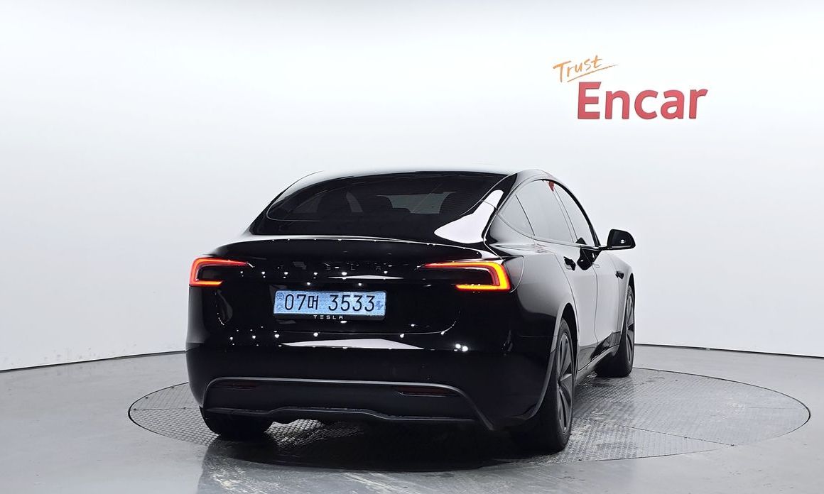 Tesla Model 3 2025