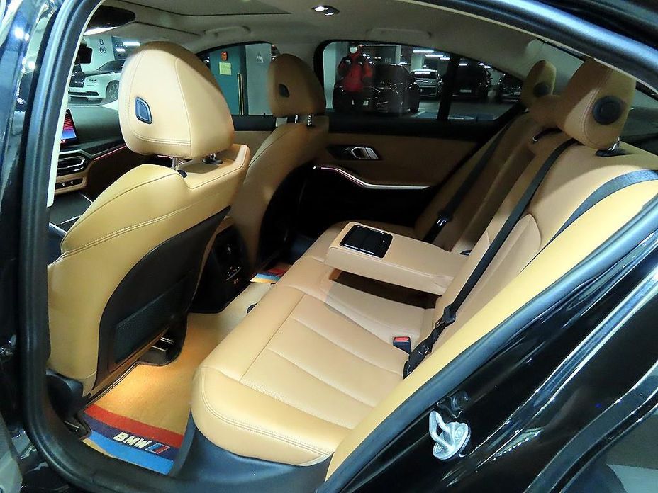 BMW 3-Series 2023