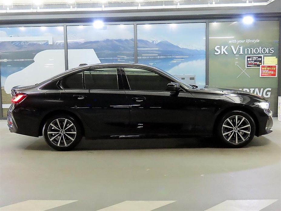 BMW 3-Series 2023
