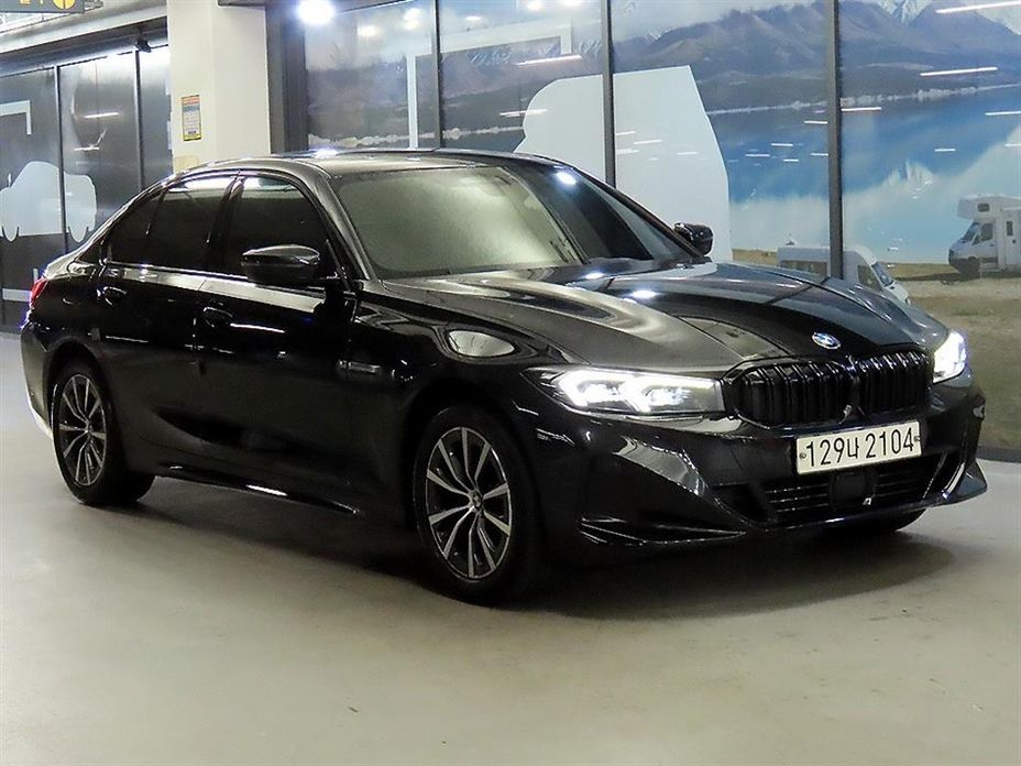 BMW 3-Series 2023