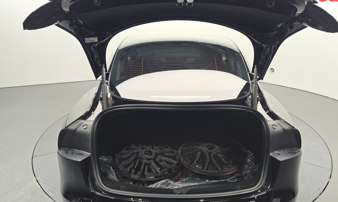 Tesla Model 3 2025