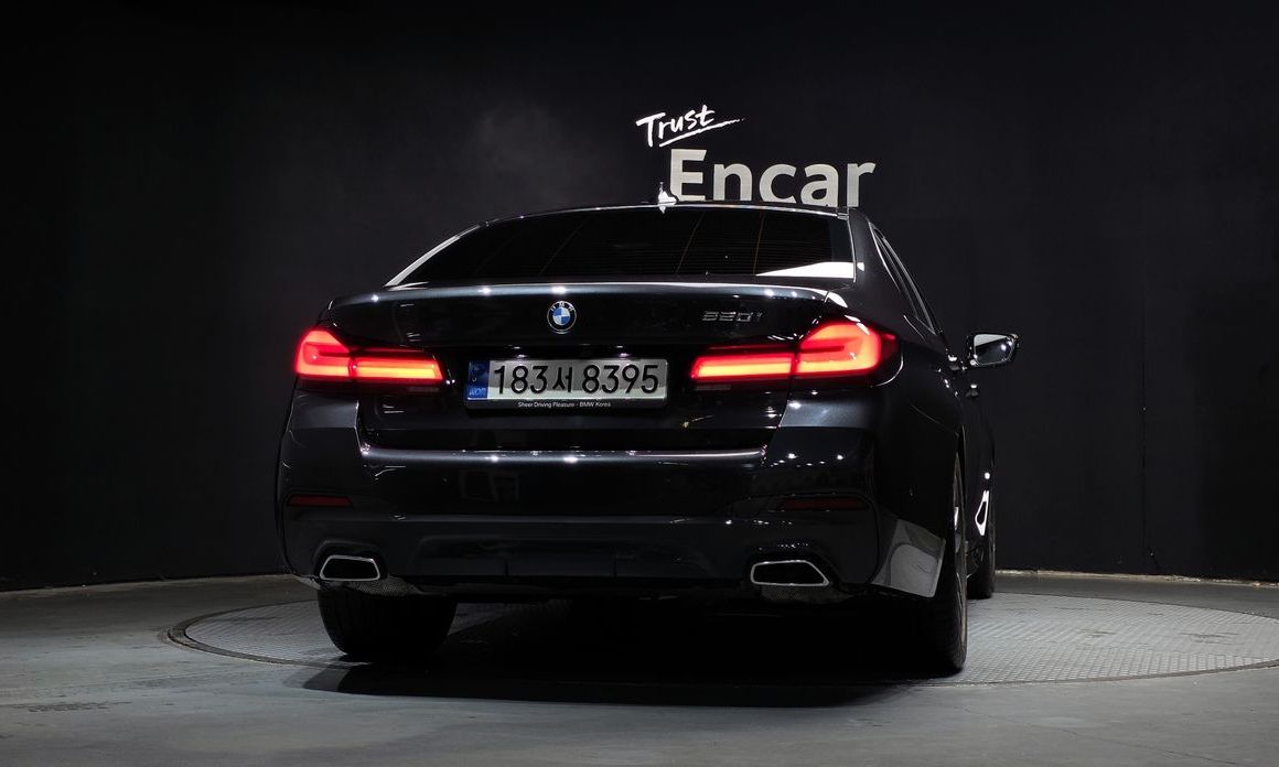 BMW 5-Series 2022
