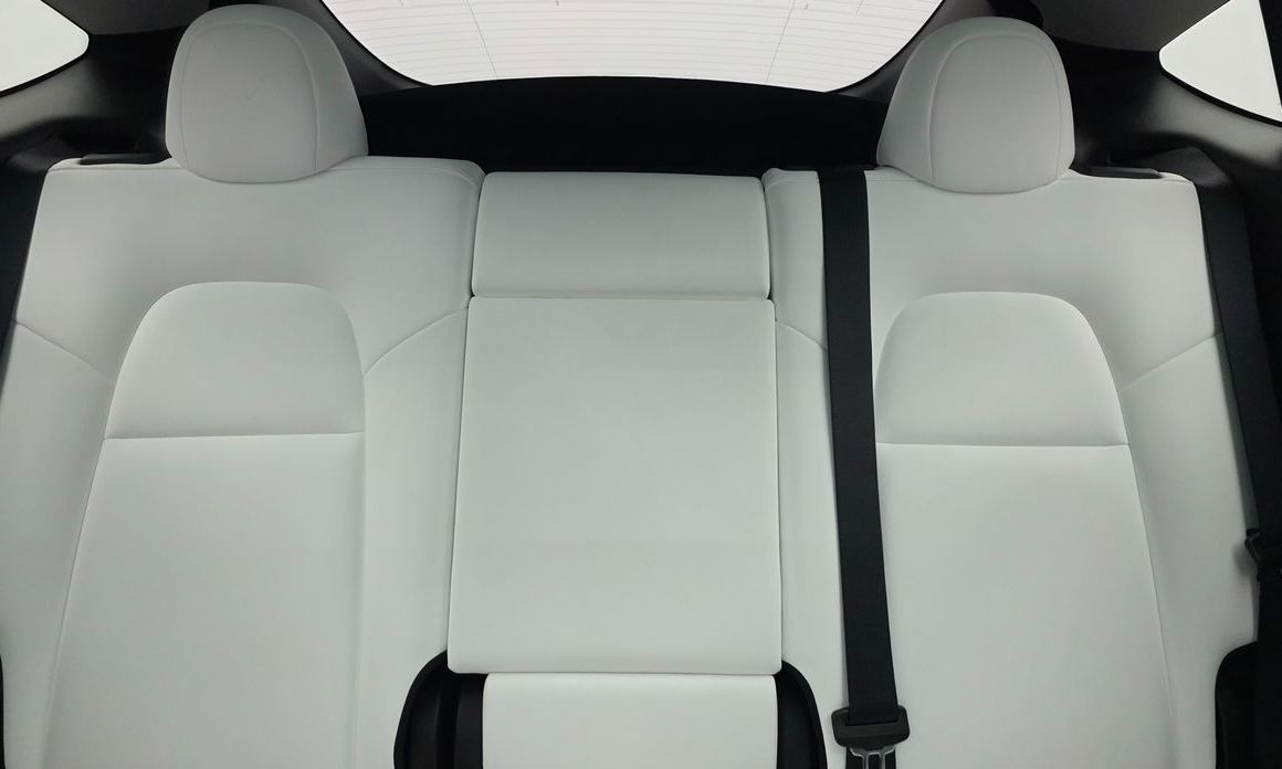 Tesla Model Y 2025