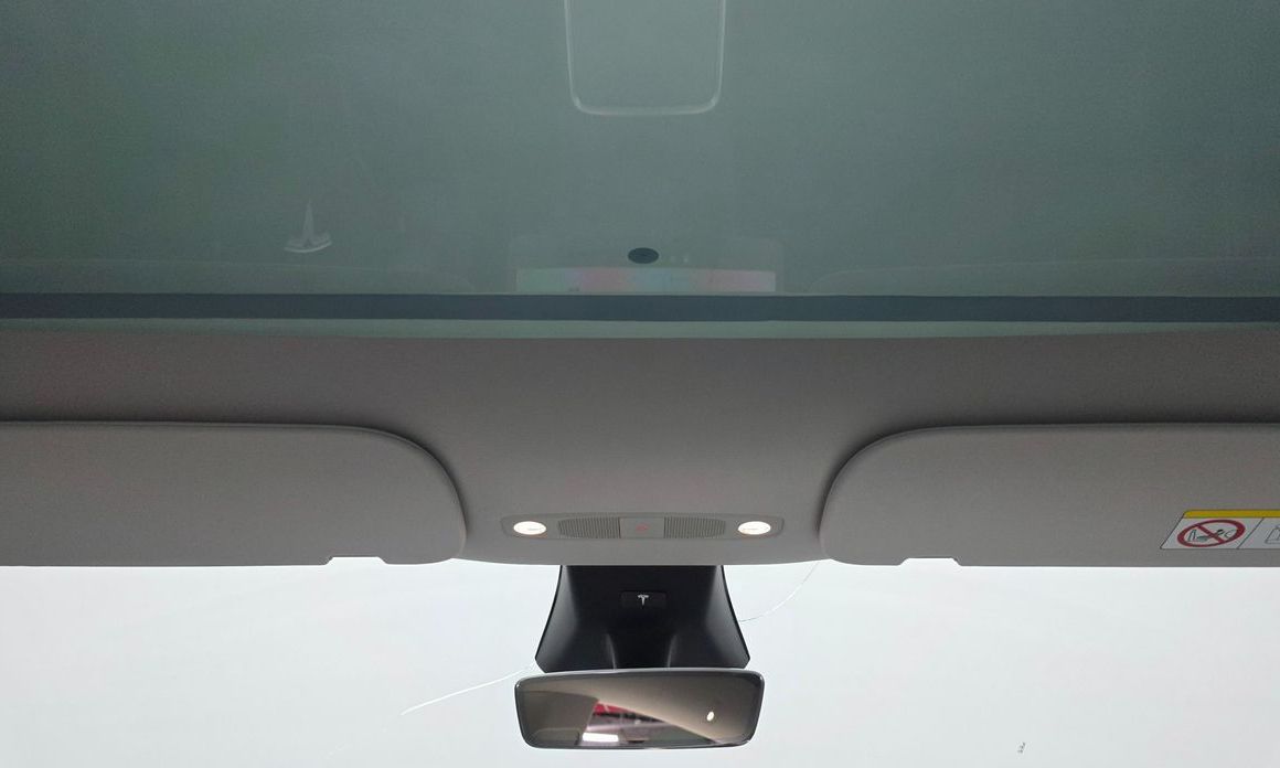 Tesla Model Y 2025