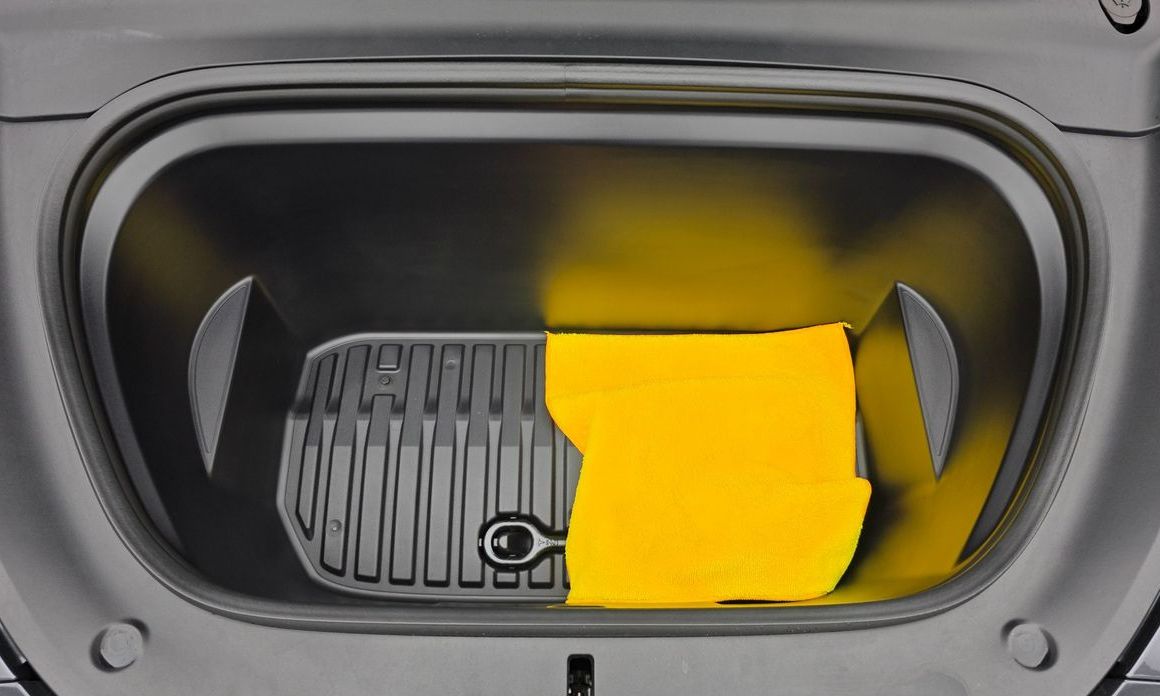 Tesla Model Y 2025