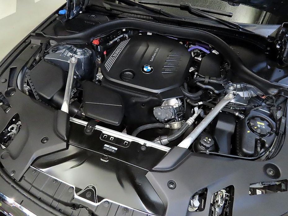 BMW 5-Series 2023