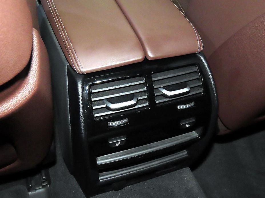 BMW 5-Series 2023