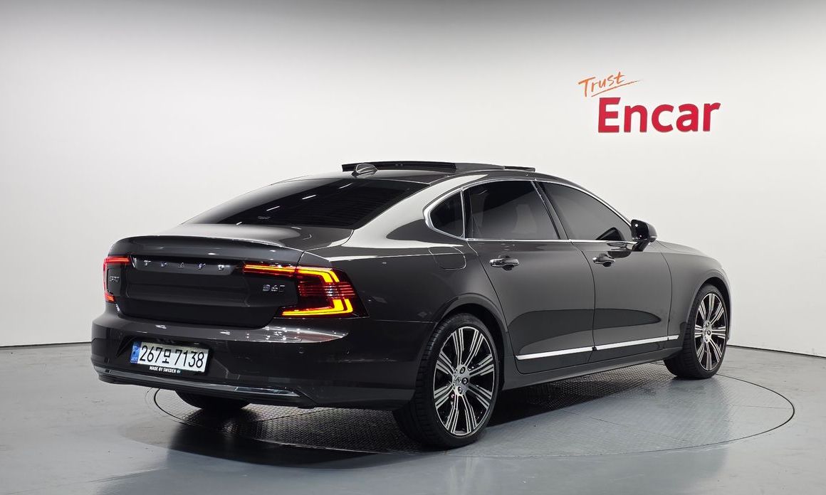 Volvo S90 2023