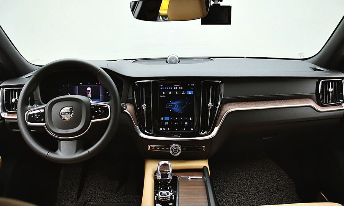 Volvo V60 2023