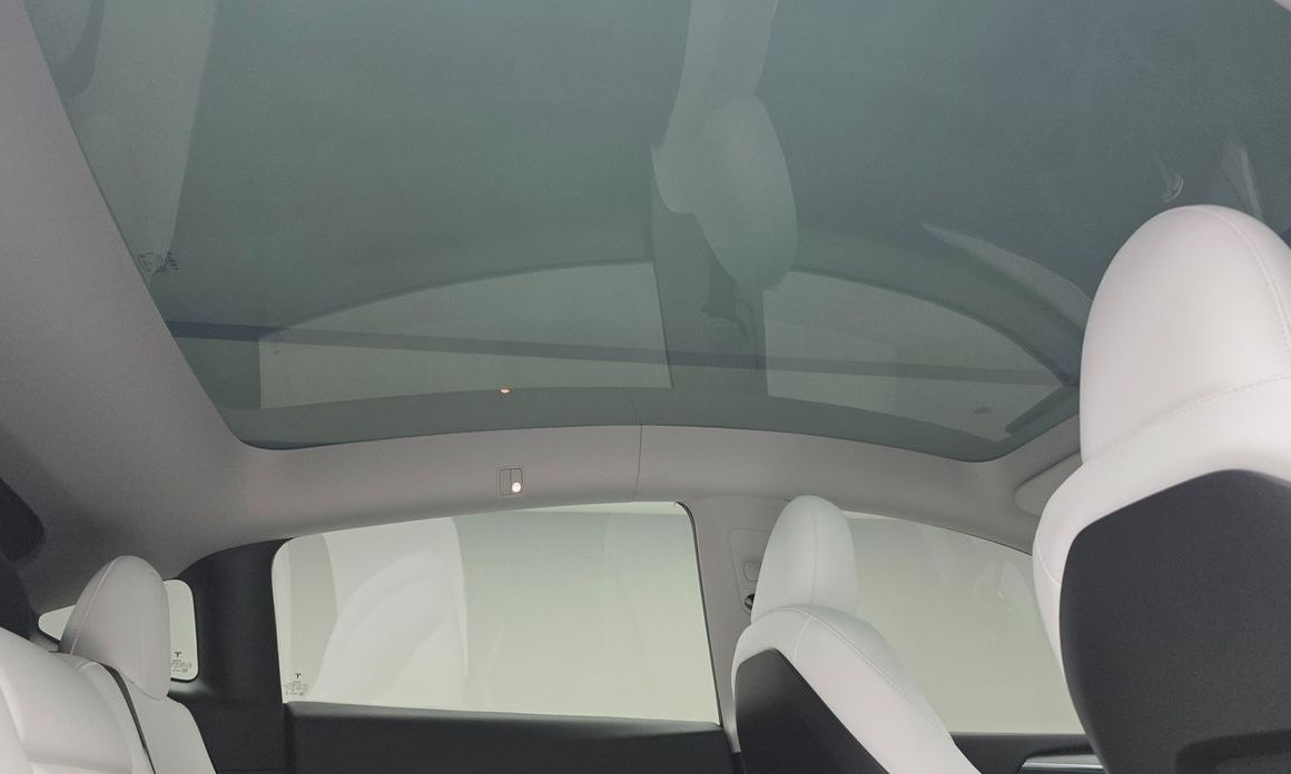 Tesla Model Y 2025