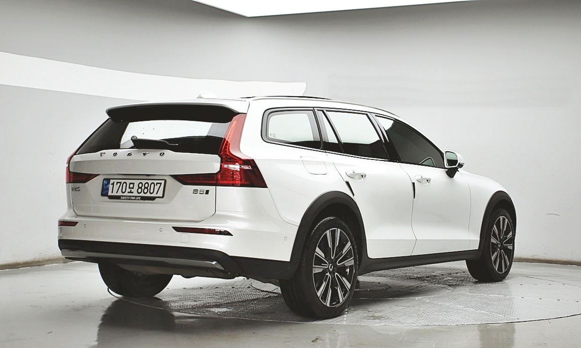 Volvo V60 2023