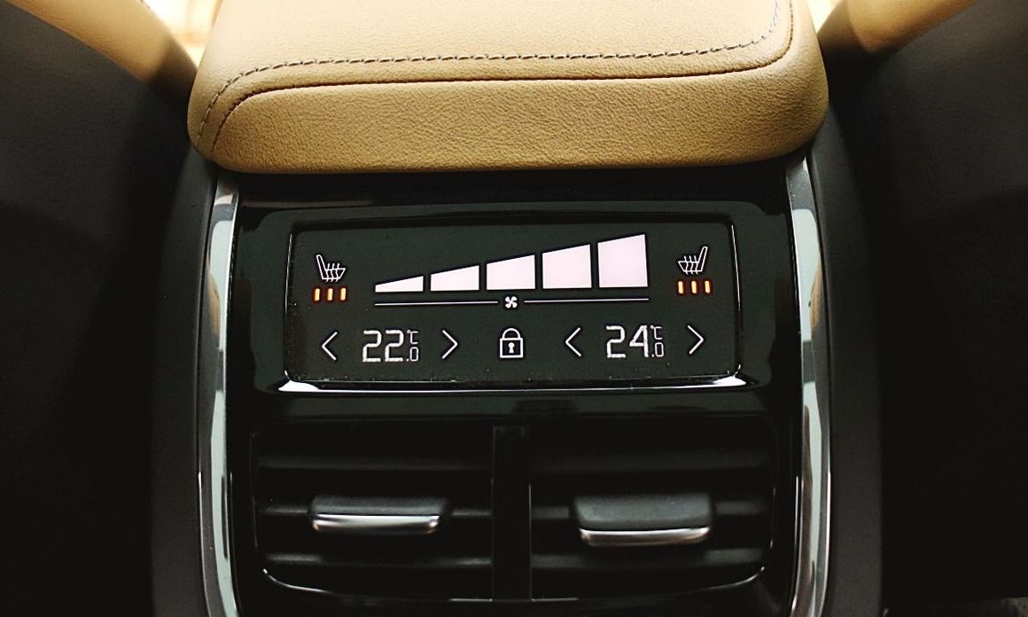 Volvo V60 2023