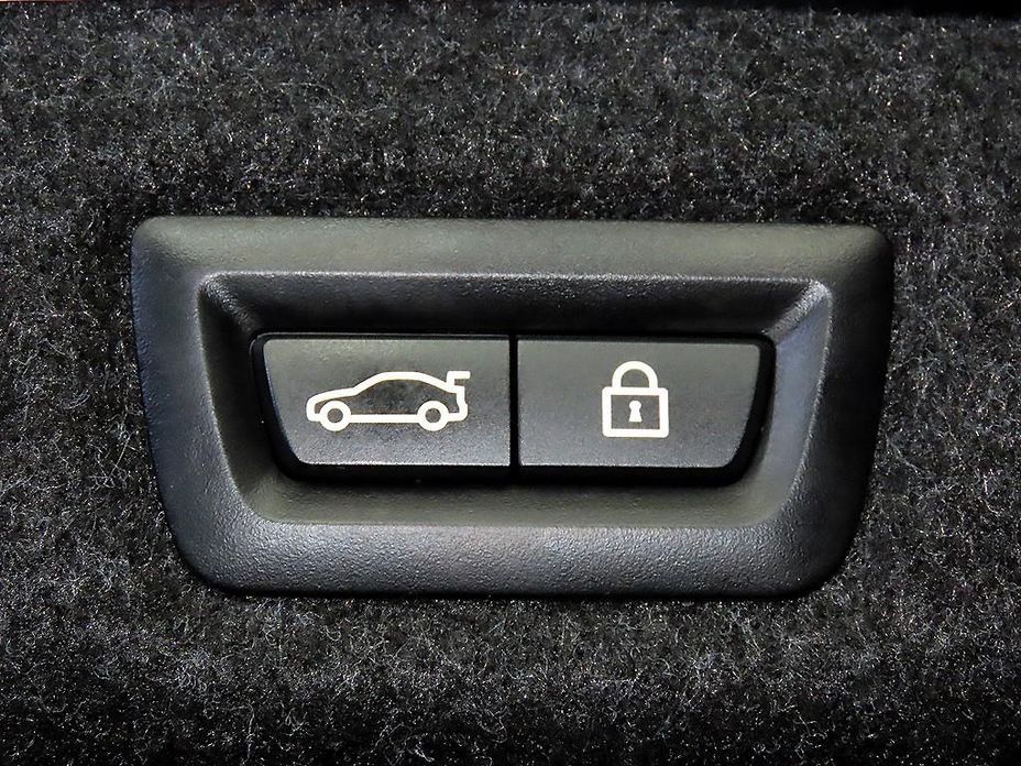 BMW 5-Series 2023