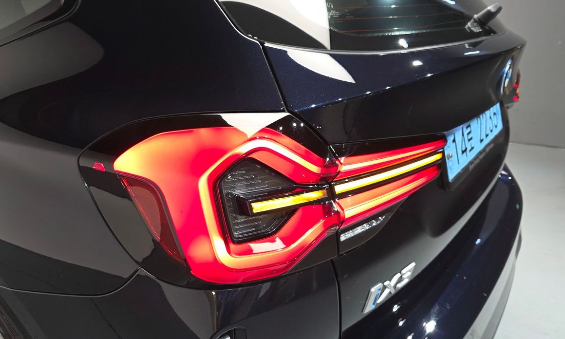 BMW iX3 2023