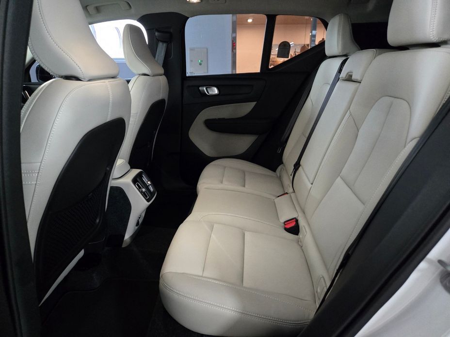 Volvo XC40 2026