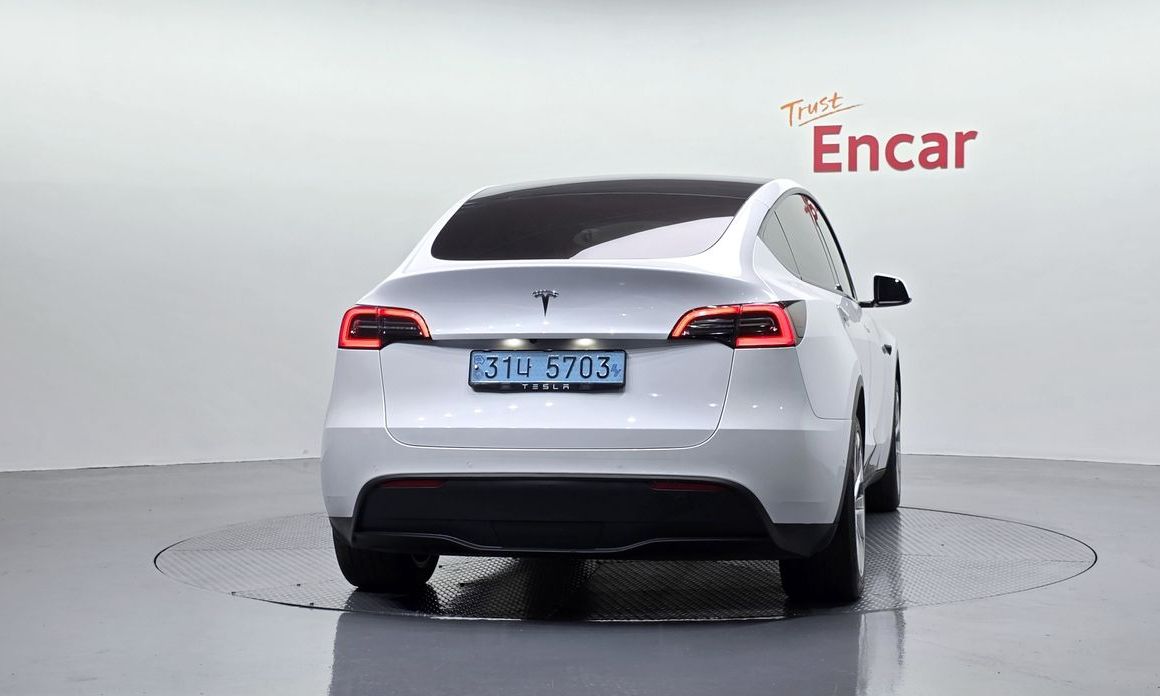 Tesla Model Y 2021