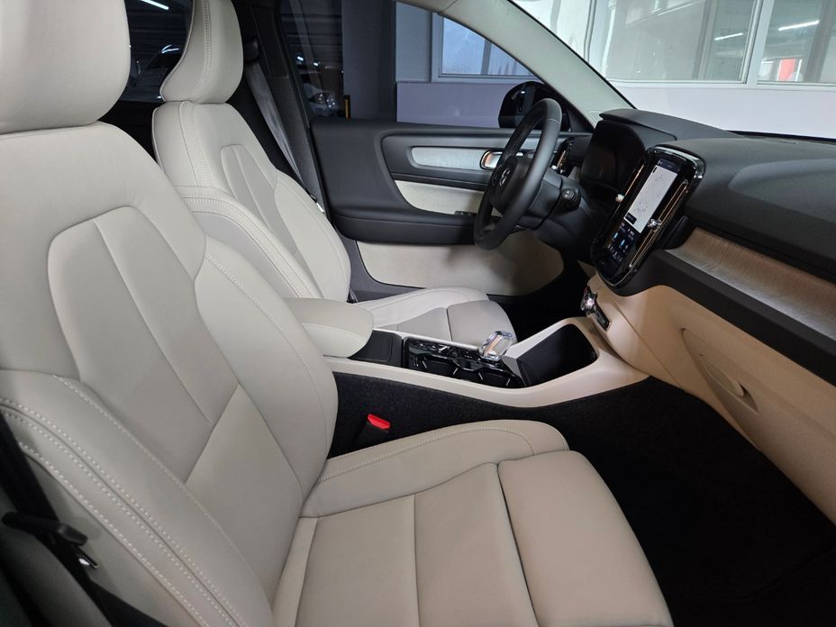 Volvo XC40 2026