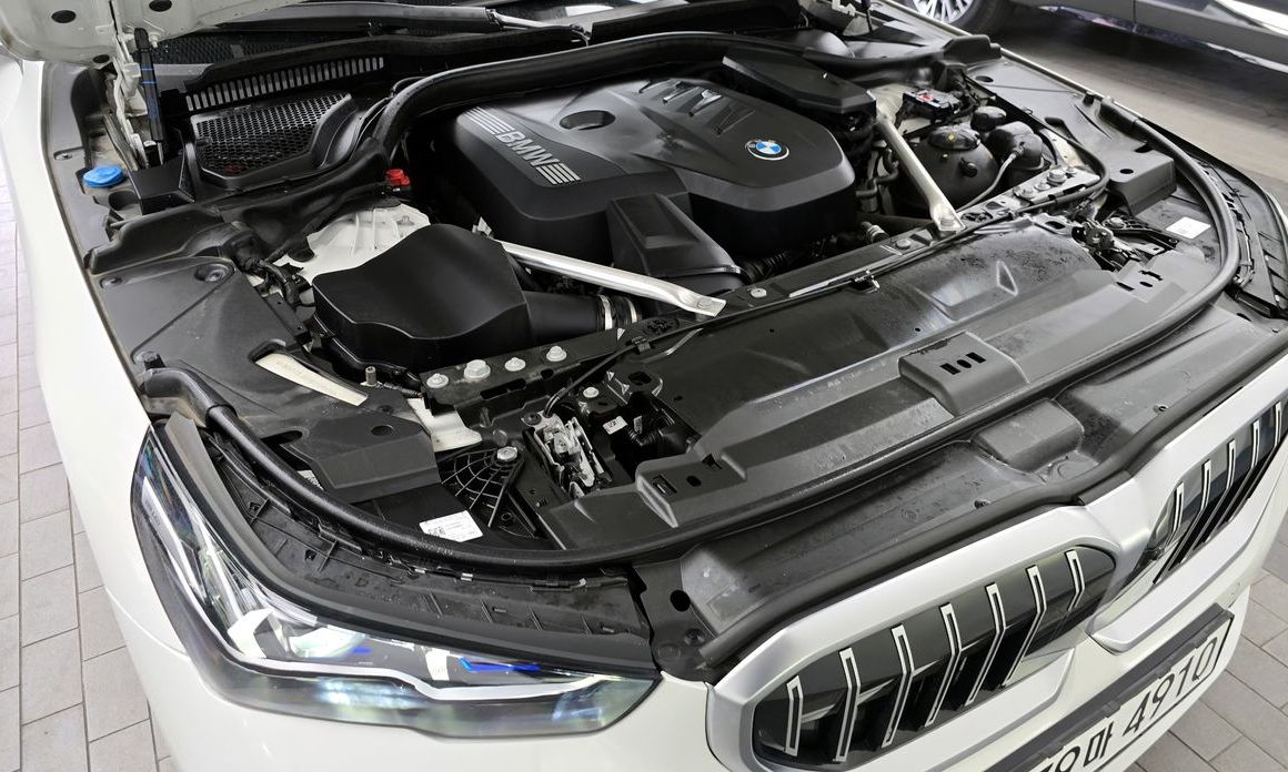 BMW 5-Series 2024
